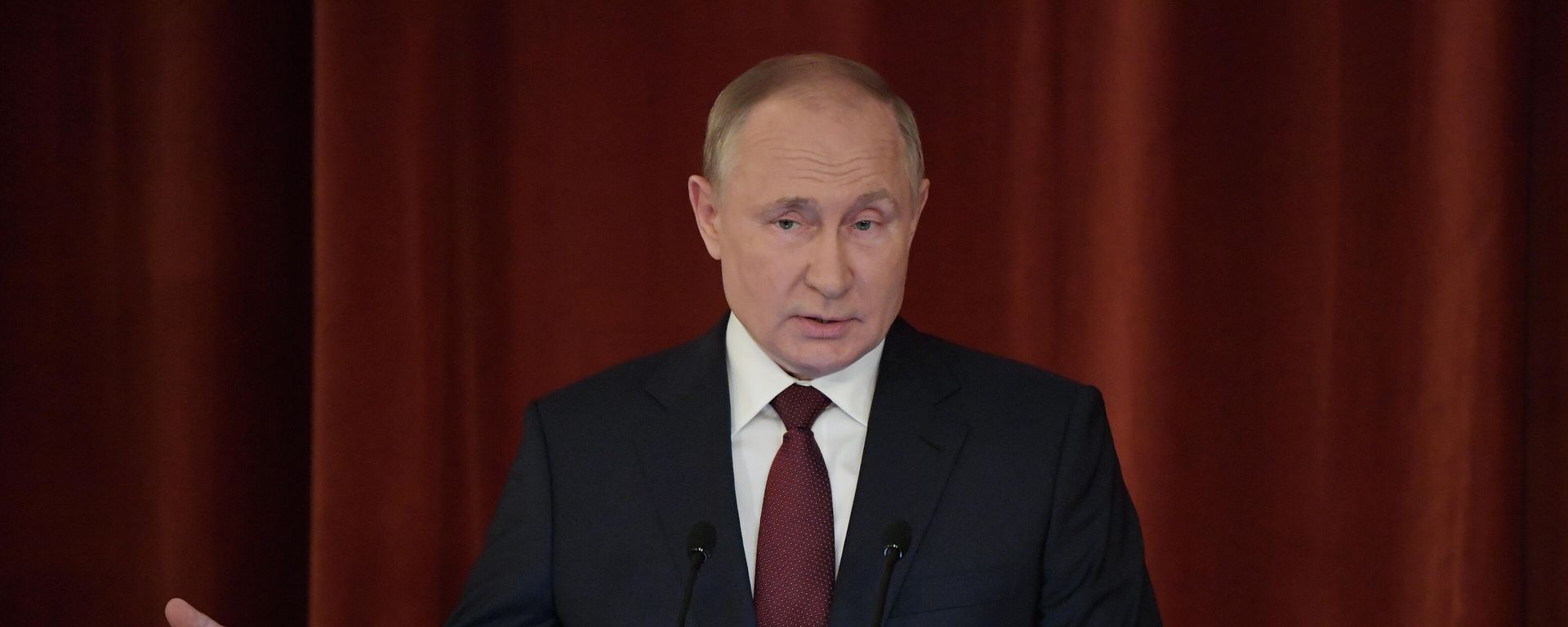 Russian President Vladimir Putin attends an expanded meeting of the Russian Foreign Ministry Board, in Moscow, Russia. - Sputnik International, 1920, 24.12.2021