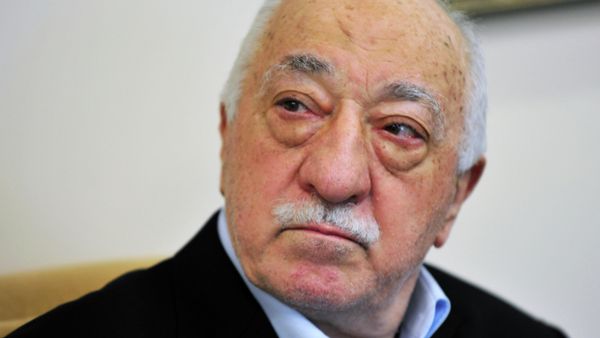 In this July 2016 file photo, Islamic cleric Fethullah Gulen speaks to members of the media at his compound in Saylorsburg, Pa. - Sputnik International