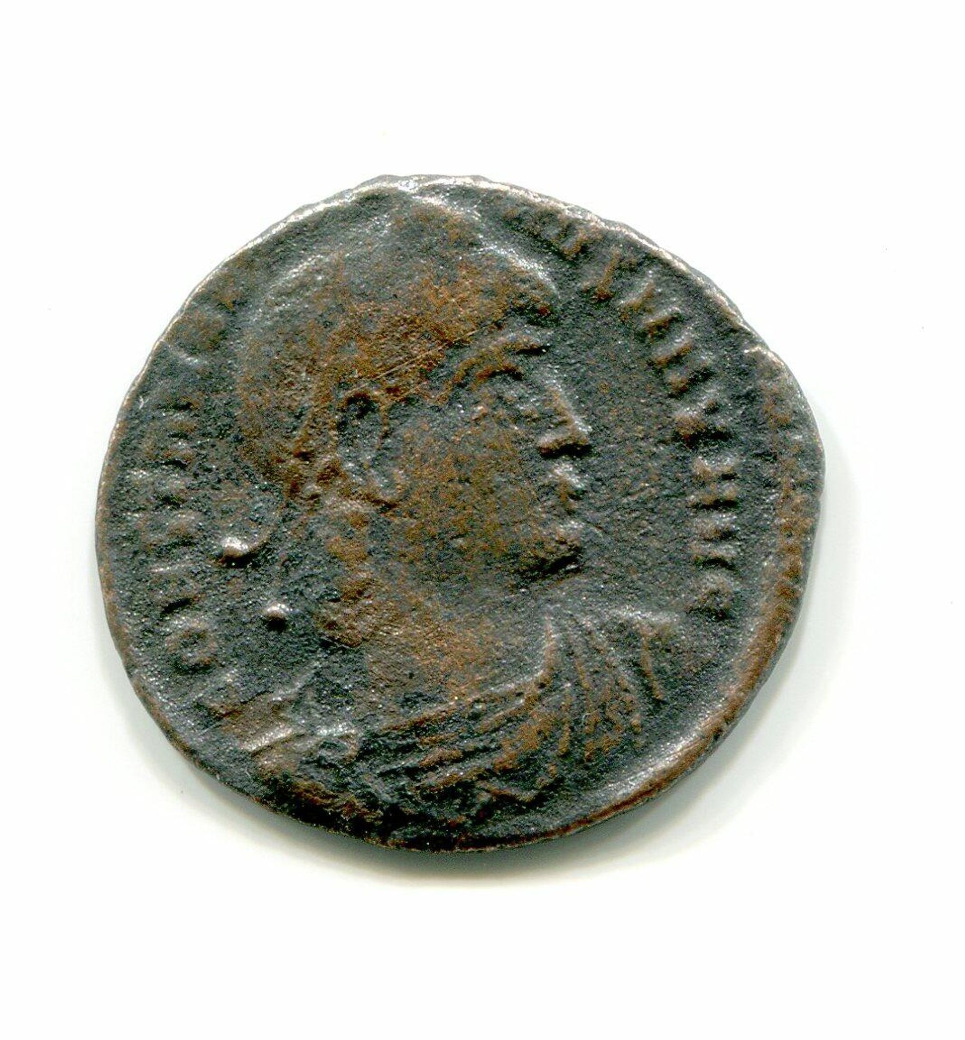 Coin discovered by archaeologist of the Kulikovo Battlefield Museum in a forest 10 km from the centre of Tula Coin discovered by archaeologist of the Kulikovo Battlefield Museum in a forest 10 km from the centre of Tula - Sputnik International, 1920, 19.11.2021