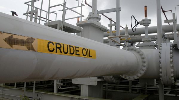 A maze of crude oil pipes and valves is pictured during a tour by the Department of Energy at the Strategic Petroleum Reserve in Freeport, Texas, U.S. June 9, 2016 - Sputnik International