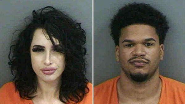 Summer Watkins (left) allegedly performed oral sex on Yordan Noa in the backseat of a police car - Sputnik International