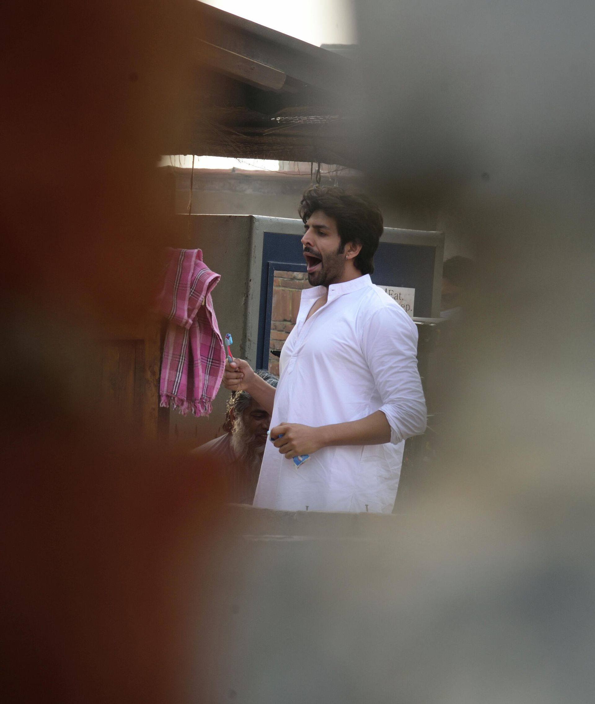 Bollywood Actor Kartik Aaryan snapped filming for his upcoming movie 'Shehzada' in Delhi's Jama Masjid area - Sputnik International, 1920, 25.11.2021