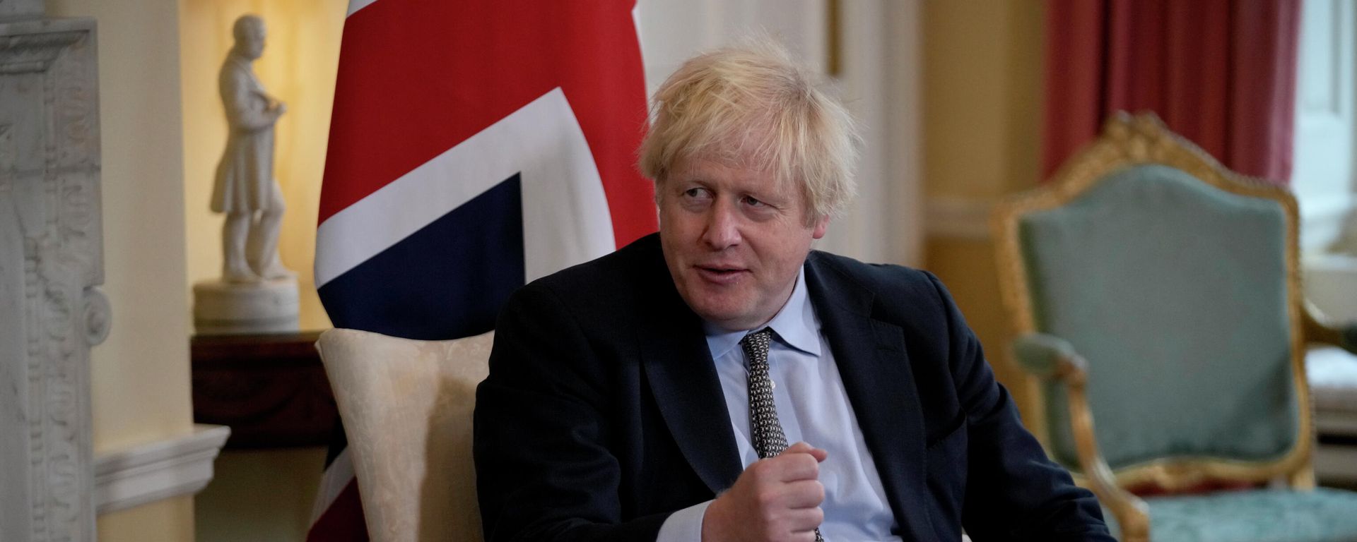 British Prime Minister Boris Johnson speaks with Polish Prime Minister Mateusz Morawiecki at the start of their meeting inside 10 Downing Street, in London, Friday, Nov. 26, 2021 British Prime Minister Boris Johnson speaks with Polish Prime Minister Mateusz Morawiecki at the start of their meeting inside 10 Downing Street, in London, Friday, Nov. 26, 2021 - Sputnik International, 1920, 26.11.2021