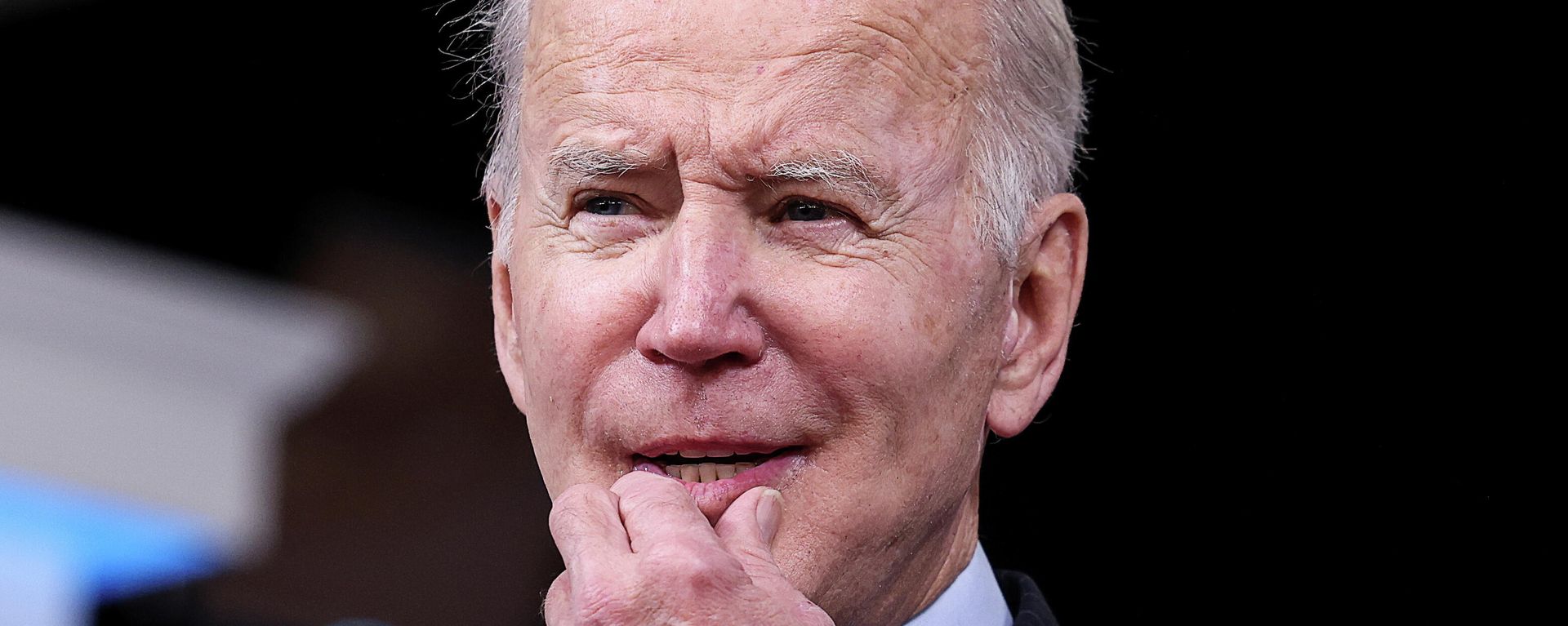 U.S. President Joe Biden delivers remarks on the economy and lowering prices during a speech in the Eisenhower Executive Office Building’s South Court Auditorium at the White House in Washington, U.S., November 23, 2021. - Sputnik International, 1920, 01.12.2021