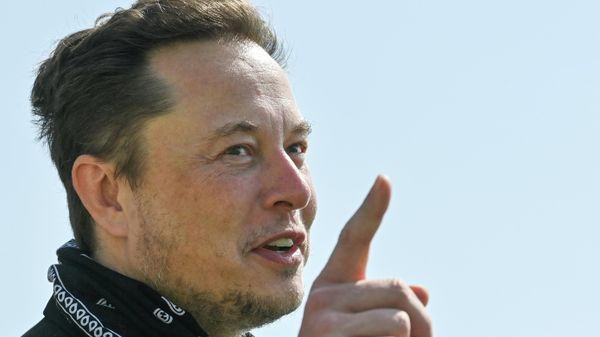 Tesla CEO Elon Musk gestures as he visits the construction site of Tesla's Gigafactory in Gruenheide near Berlin, Germany, August 13, 2021. - Sputnik International