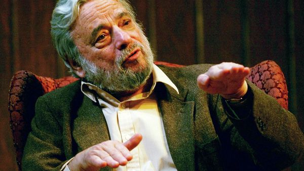 Composer and lyricist Stephen Sondheim gestures during a gathering at Tufts University in Medford, Mass., on April 12, 2004.  - Sputnik International