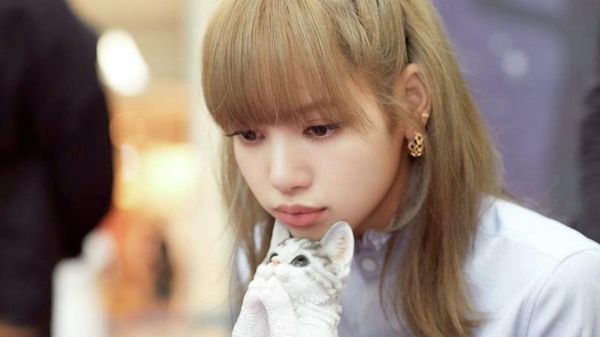 Blackpink Member Lisa Tests Positive for COVID-19 - Sputnik International