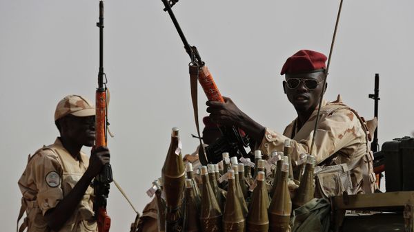 Sudanese soldiers from the Rapid Support Forces unit which led by Gen. Mohammed Hamdan Dagalo, the deputy head of the military council, secure the area where Dagalo attends a military-backed tribe's rally, in the East Nile province, Sudan, Saturday, June 22, 2019. - Sputnik International