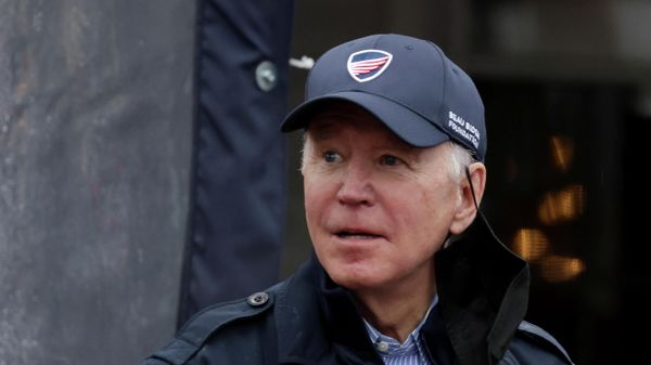 U.S. President Joe Biden visits Nantucket downtown following lunch with family, in Nantucket island, Massachusetts, U.S. November 26, 2021. - Sputnik International