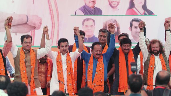 Newly elected lawmakers from India's ruling Bharatiya Janata Party, from left, Parvesh Singh Verma, Gautam Gambhir, Harsh Vardhan, Manoj Tiwari and Hans Raj Hans attend a press conference in New Delhi, India, Saturday, May 25, 2019. - Sputnik International