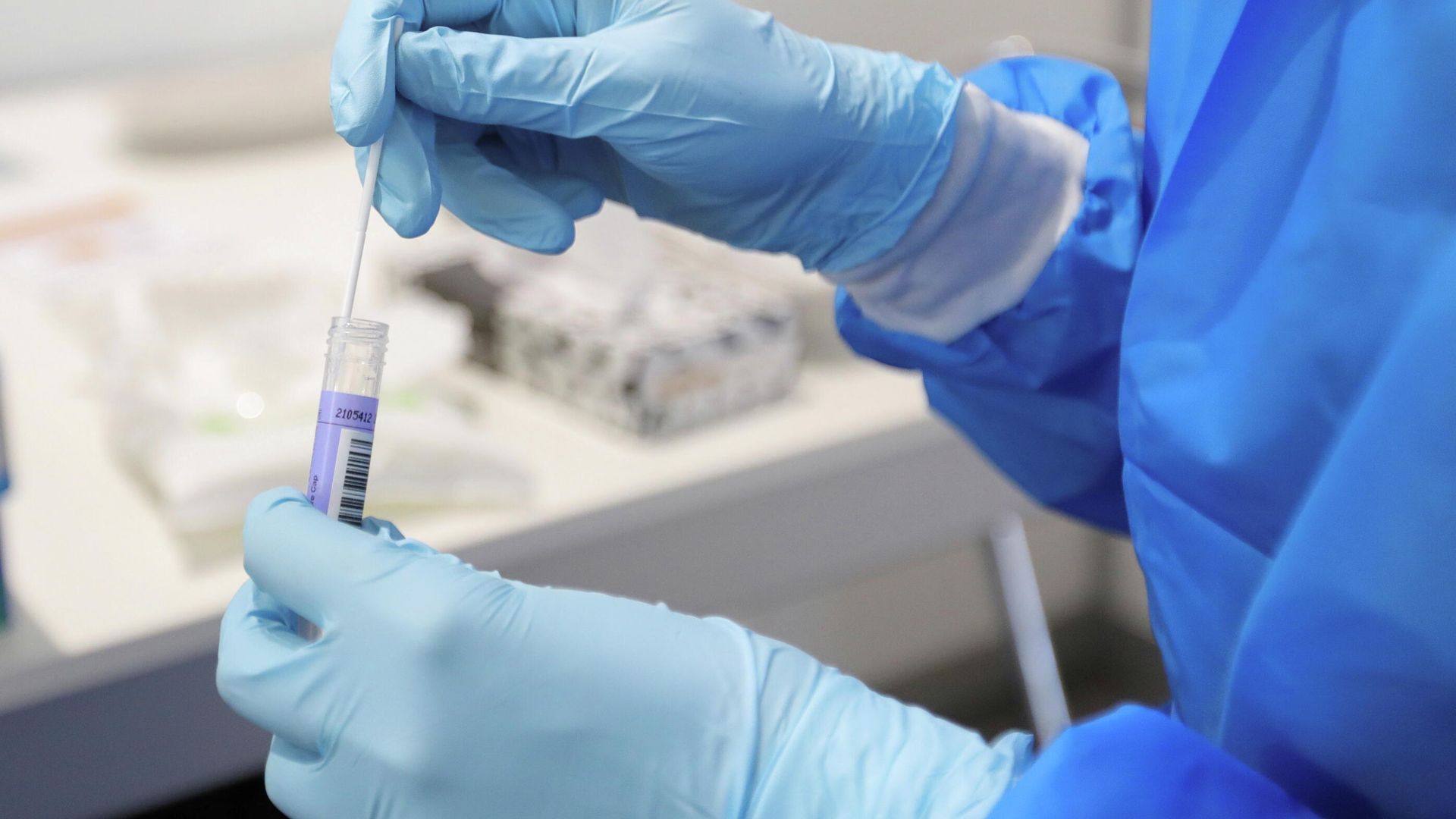 A medical worker stores a swab in a vial at XL Schiphol test location, after Dutch health authorities said that 61 people who arrived in Amsterdam on flights from South Africa tested positive for COVID-19, in Amsterdam, Netherlands, November 27, 2021. A medical worker stores a swab in a vial at XL Schiphol test location, after Dutch health authorities said that 61 people who arrived in Amsterdam on flights from South Africa tested positive for COVID-19, in Amsterdam, Netherlands, November 27, 2021. - Sputnik International, 1920, 08.12.2021