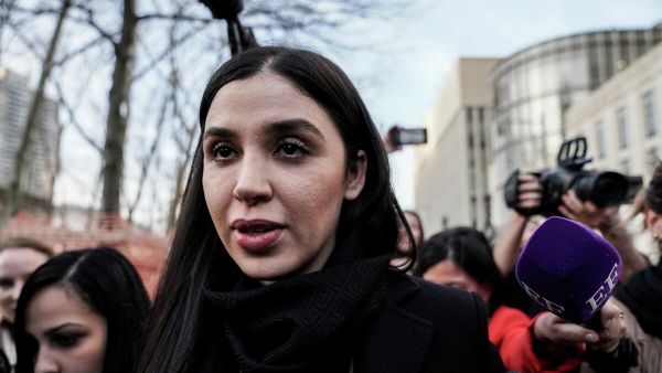 Emma Coronel Aispuro, the wife of Joaquin Guzman, the Mexican drug lord known as El Chapo, exits the Brooklyn Federal Courthouse during the trial in the Brooklyn borough of New York, U.S., February 5, 2019. - Sputnik International