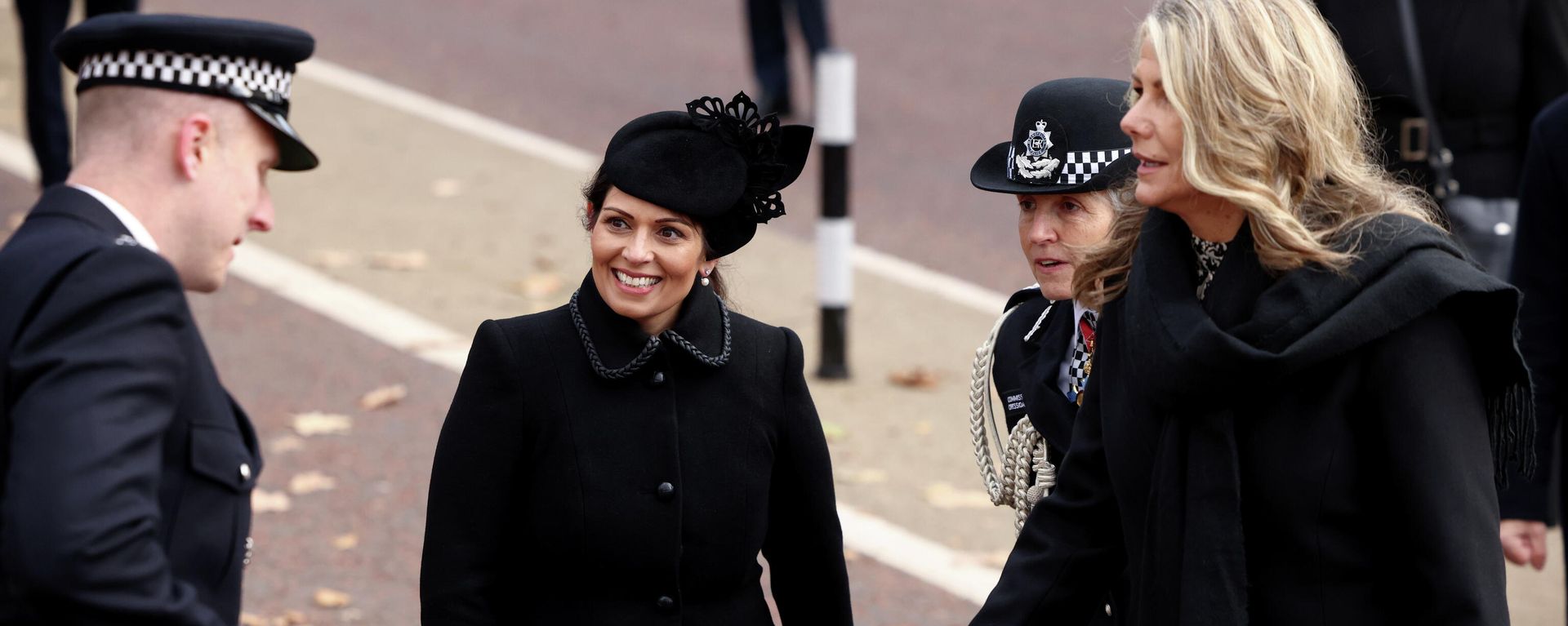 Britain's Home Secretary Priti Patel, Commissioner Dame Cressida Dick, and Su Bushby, the partner of former officer Matt Ratana, attend a memorial service for Ratana, in London, Britain November 29, 2021 - Sputnik International, 1920, 01.12.2021