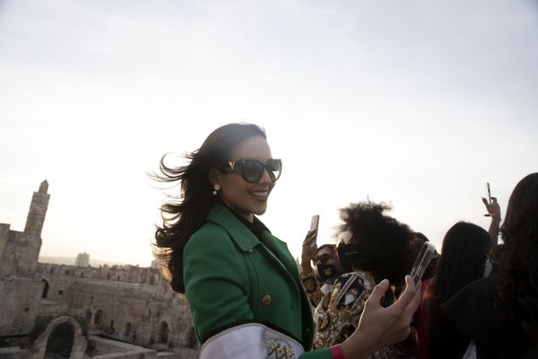 Noa Cochva, Miss Israel, a contestant in next month's Miss Universe pageant, poses for a selfie at the Tower of David Museum in the Old City of Jerusalem - Sputnik International