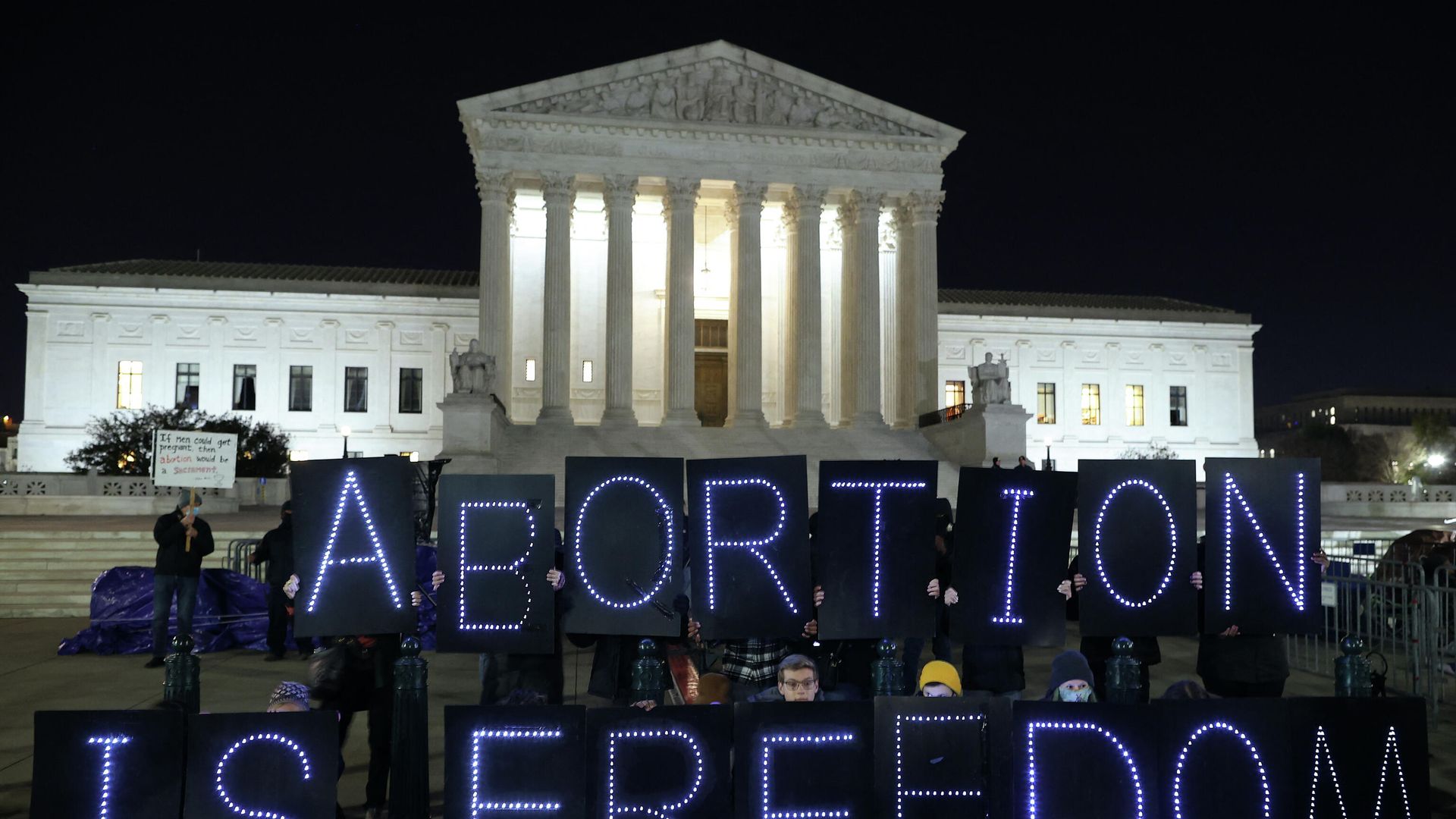 WASHINGTON, DC - NOVEMBER 30: Abortion rights activists from UltraViolet organize a light brigade outside the U.S. Supreme Court on November 30, 2021 in Washington, DC. WASHINGTON, DC - NOVEMBER 30: Abortion rights activists from UltraViolet organize a light brigade outside the U.S. Supreme Court on November 30, 2021 in Washington, DC. - Sputnik International, 1920, 01.12.2021