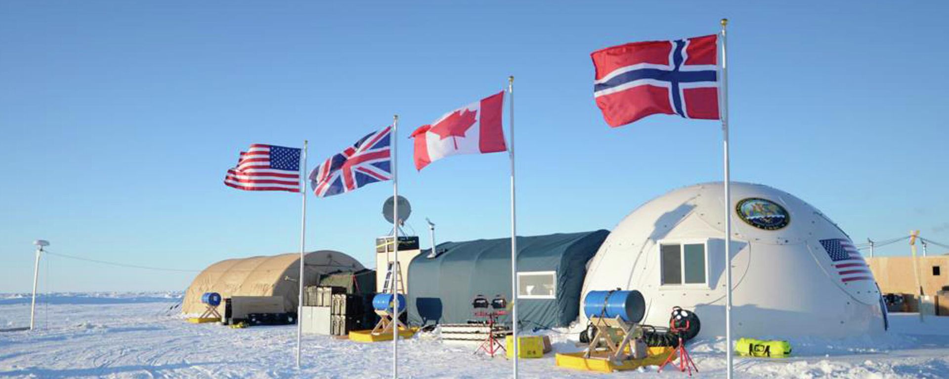 This 2016 photo provided by the U.S. Navy, shows a base camp for submarine sea ice exercises in the Beaufort Sea off Alaska's north coast. The U.S. Navy has kicked off biennial submarine testing and training under sea ice off Alaska's north coast--the exercises are dubbed Ice Exercise 2018, or ICEX18, and will include maneuvers by three submarines under Arctic ice, including a British vessel, over five weeks This 2016 photo provided by the U.S. Navy, shows a base camp for submarine sea ice exercises in the Beaufort Sea off Alaska's north coast. The U.S. Navy has kicked off biennial submarine testing and training under sea ice off Alaska's north coast--the exercises are dubbed Ice Exercise 2018, or ICEX18, and will include maneuvers by three submarines under Arctic ice, including a British vessel, over five weeks - Sputnik International, 1920, 26.08.2022
