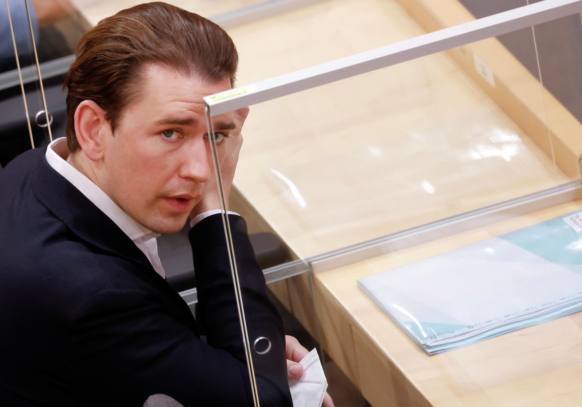 Austria's former Chancellor Sebastian Kurz attends a session of the parliament in Vienna, Austria November 17, 2021 - Sputnik International, 1920, 02.12.2021