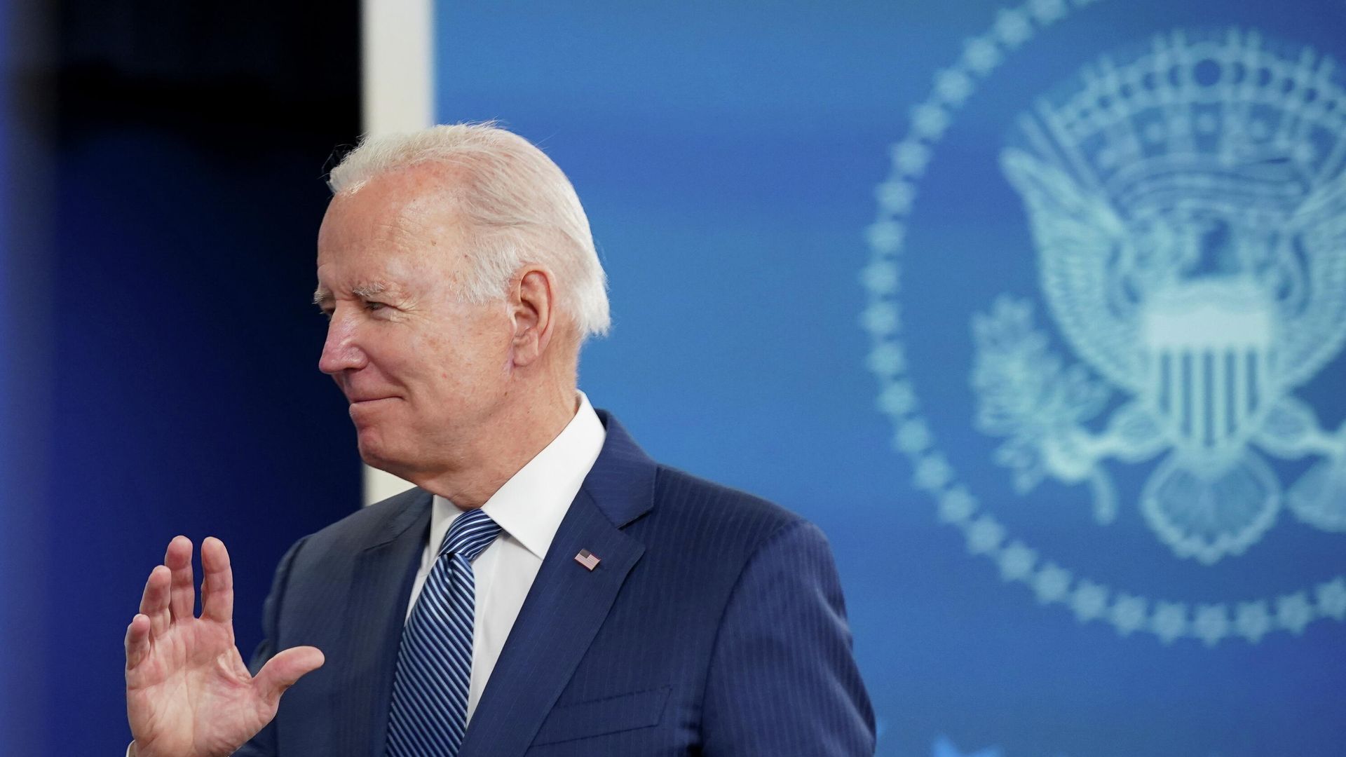 U.S. President Joe Biden departs after speaking about his administration's efforts to ease supply chain issues during the holiday season, at the White House in Washington, U.S., December 1, 2021 U.S. President Joe Biden departs after speaking about his administration's efforts to ease supply chain issues during the holiday season, at the White House in Washington, U.S., December 1, 2021 - Sputnik International, 1920, 12.12.2021