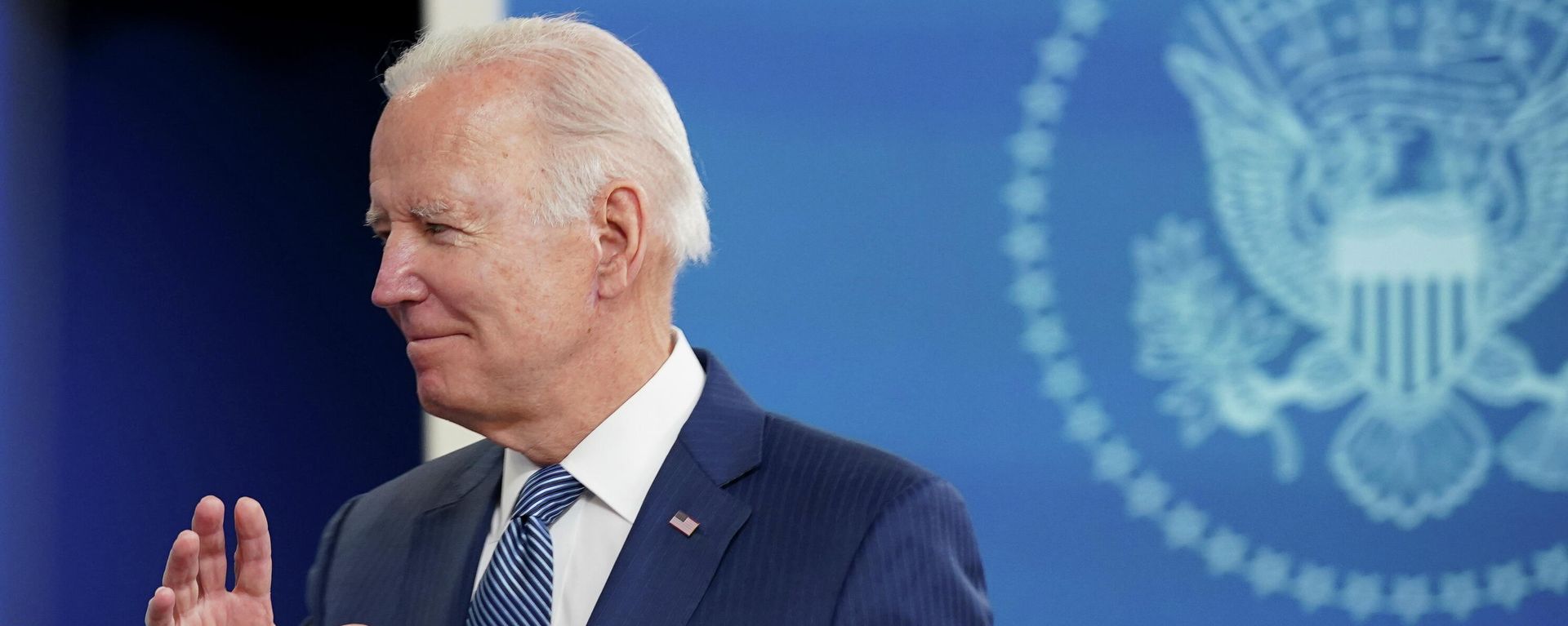 U.S. President Joe Biden departs after speaking about his administration's efforts to ease supply chain issues during the holiday season, at the White House in Washington, U.S., December 1, 2021 U.S. President Joe Biden departs after speaking about his administration's efforts to ease supply chain issues during the holiday season, at the White House in Washington, U.S., December 1, 2021 - Sputnik International, 1920, 12.12.2021