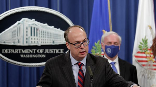 Acting Assistant U.S. Attorney General Jeffrey Clark speaks as he stands next to Deputy Attorney General Jeffrey A. Rosen during a news conference at the Justice Department in Washington, Oct. 21, 2020.  The House panel investigating the Jan. 6, 2021, U.S. Capitol insurrection will vote on pursuing contempt charges against Clark Wednesday, Dec. 1 as the committee aggressively seeks to gain answers about the violent attack by former President Donald Trump's supporters - Sputnik International