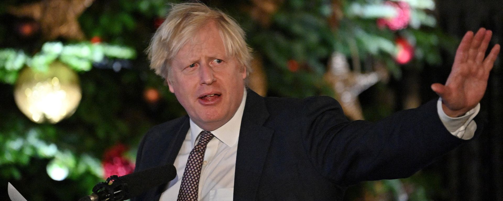 Britain's Prime Minister Boris Johnson makes a speech as he visits a UK Food and Drinks market set up in Downing Street, central London on November 30, 2021. (Photo by JUSTIN TALLIS / POOL / AFP) Britain's Prime Minister Boris Johnson makes a speech as he visits a UK Food and Drinks market set up in Downing Street, central London on November 30, 2021. (Photo by JUSTIN TALLIS / POOL / AFP) - Sputnik International, 1920, 10.12.2021