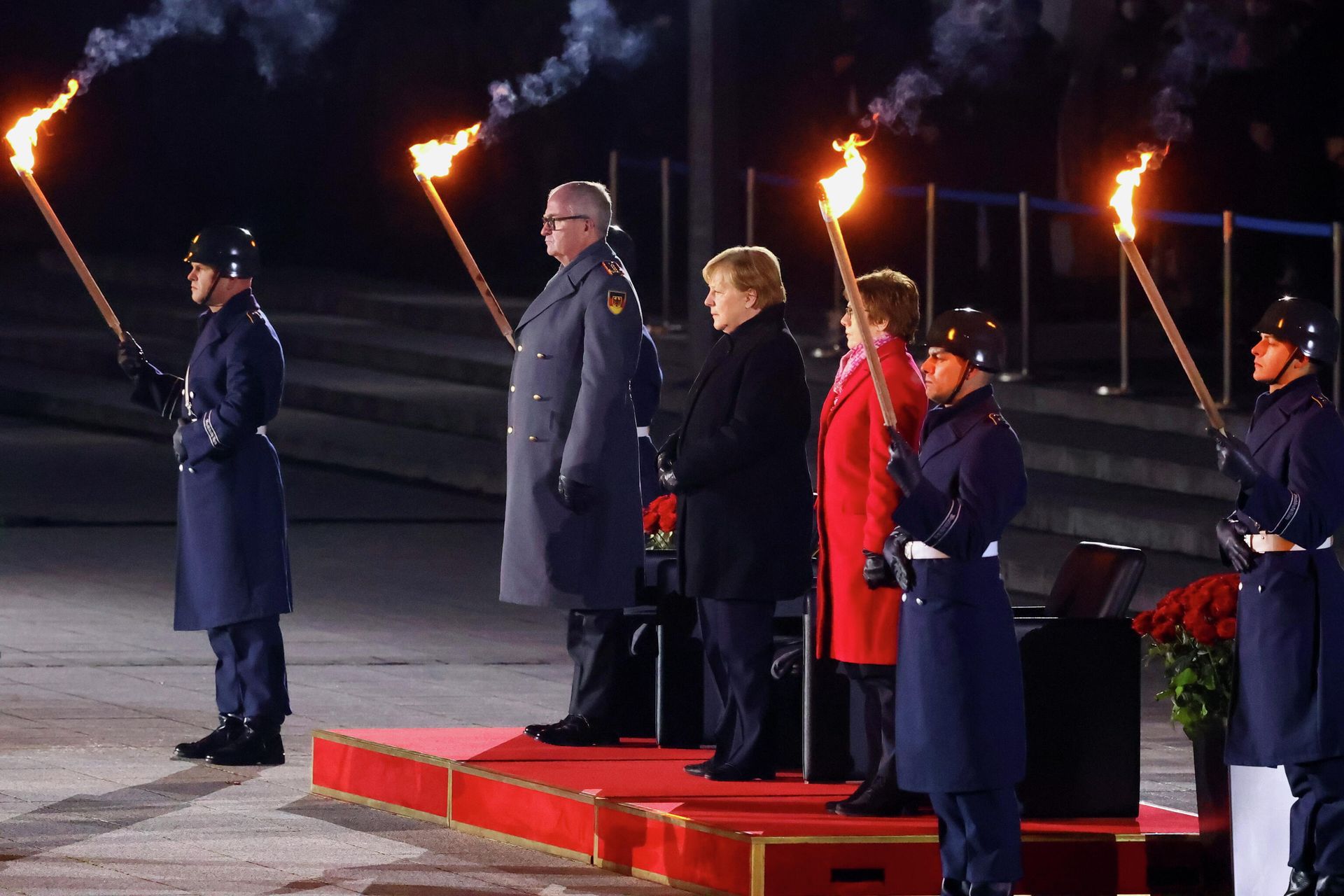 Outgoing German Chancellor Merkel is honoured with Grand Tattoo, in Berlin - Sputnik International, 1920, 04.12.2021