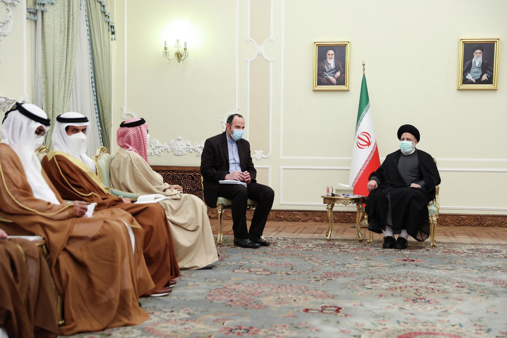 Iran's President Ebrahim Raisi meets with UAE's top national security adviser Sheikh Tahnoon bin Zayed Al Nahyan in Tehran, Iran, December 6, 2021. Iran's President Ebrahim Raisi meets with UAE's top national security adviser Sheikh Tahnoon bin Zayed Al Nahyan in Tehran, Iran, December 6, 2021. - Sputnik International, 1920, 08.12.2021