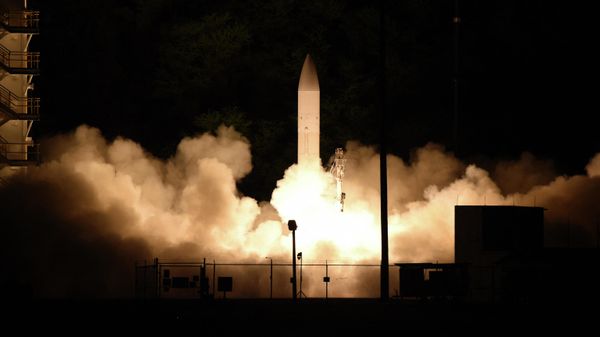 In this handout image released by the US Navy, a hypersonic missile launches from Pacific Missile Range Facility, Kauai, Hawaii, on March 19, 2020. - Sputnik International