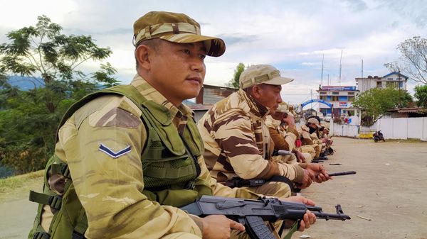 Police guard an area after 14 civilians were killed by Indian security forces over the weekend in Mon district, Nagaland, on December 6, 2021. - Sputnik International