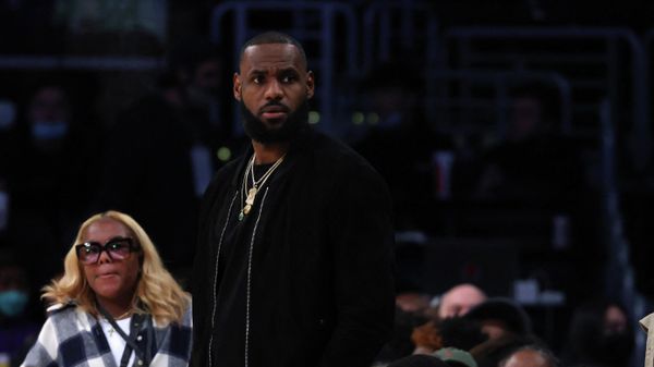 LeBron James #6 of the Los Angeles Lakers courtside to watch the game between Sierra Canyon and St. Vincent - St. Mary during The Chosen-1's Invitational at Staples Center on December 04, 2021 in Los Angeles, California LeBron James #6 of the Los Angeles Lakers courtside to watch the game between Sierra Canyon and St. Vincent - St. Mary during The Chosen-1's Invitational at Staples Center on December 04, 2021 in Los Angeles, California - Sputnik International