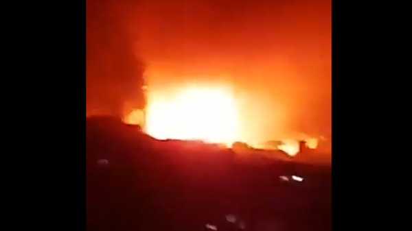 A large explosion rocks the southern Lebanese city of Tyre on December 10, 2021. The cause was unclear, but it was reported to be in a Hamas weapons depot in the Al-Burj Shemali refugee camp. - Sputnik International