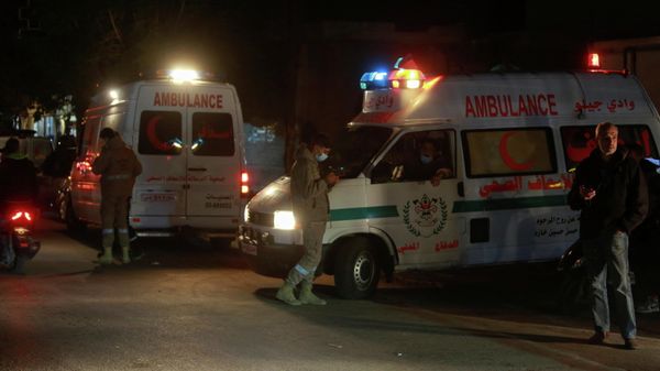 Ambulances are parked at the entrance of the Palestinian camp where an explosion took place, in the southern Lebanese port city of Tyre - Sputnik International