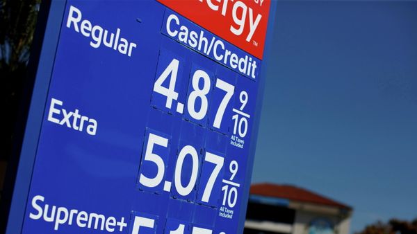 Gas prices grow along with inflation as this sign at a gas station shows in San Diego, California, U.S. November, 9, 2021. REUTERS/Mike Blake/File Photo Gas prices grow along with inflation as this sign at a gas station shows in San Diego, California, U.S. November, 9, 2021. REUTERS/Mike Blake/File Photo - Sputnik International