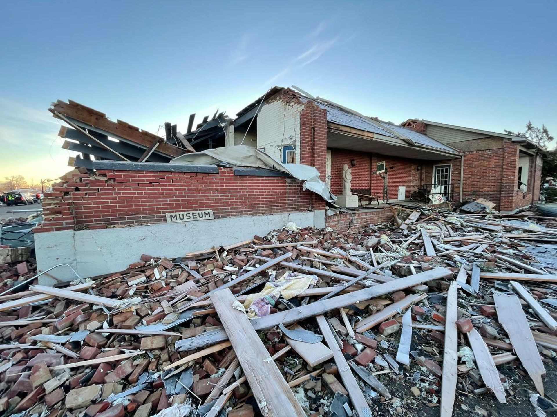 Aftermath of powerful tornadoes that hit Kentucky, US Aftermath of powerful tornadoes that hit Kentucky, US - Sputnik International, 1920, 12.12.2021