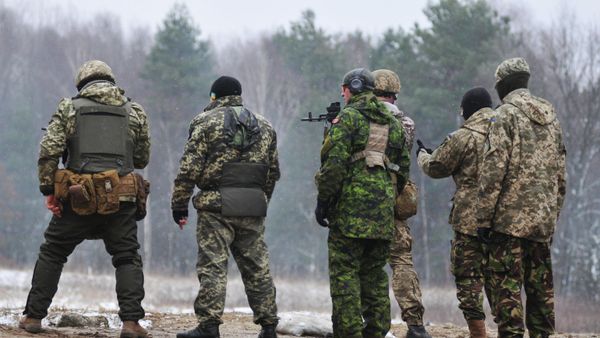 Canadian instructors train Ukrainian service persons as part of UNIFIER operation at Yavorivsky training range in the Lviv Region. - Sputnik International