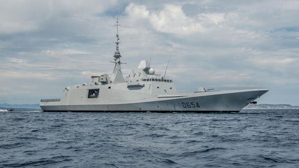 This image taken May 23, 2017, and released by the French Army Communications Audiovisual office (ECPAD) on Saturday, April 14, 2018, shows the FREMM Auvergne (European multi-purpose frigate) sailing off French coasts - Sputnik International