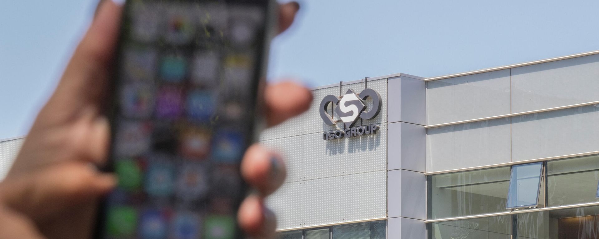 An Israeli woman uses her iPhone in front of the building housing the Israeli NSO group, on August 28, 2016, in Herzliya, near Tel Aviv. - Apple iPhone owners, earlier in the week, were urged to install a quickly released security update after a sophisticated attack on an Emirati dissident exposed vulnerabilities targeted by cyber arms dealers.
Lookout and Citizen Lab worked with Apple on an iOS patch to defend against what was called Trident because of its triad of attack methods, the researchers said in a joint blog post.
Trident is used in spyware referred to as Pegasus, which a Citizen Lab investigation showed was made by an Israel-based organization called NSO Group. An Israeli woman uses her iPhone in front of the building housing the Israeli NSO group, on August 28, 2016, in Herzliya, near Tel Aviv. - Apple iPhone owners, earlier in the week, were urged to install a quickly released security update after a sophisticated attack on an Emirati dissident exposed vulnerabilities targeted by cyber arms dealers.
Lookout and Citizen Lab worked with Apple on an iOS patch to defend against what was called Trident because of its triad of attack methods, the researchers said in a joint blog post.
Trident is used in spyware referred to as Pegasus, which a Citizen Lab investigation showed was made by an Israel-based organization called NSO Group. - Sputnik International, 1920, 14.12.2021