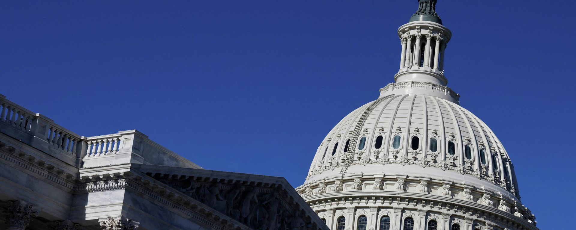 A general view of the U.S. Capitol under blue skies in Washington, U.S. December 14, 2021. A general view of the U.S. Capitol under blue skies in Washington, U.S. December 14, 2021. - Sputnik International, 1920, 15.12.2021