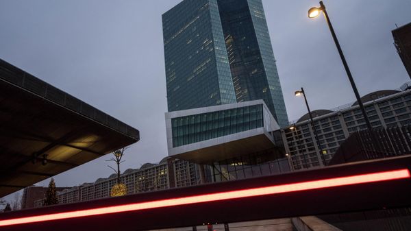 The European Central Bank (ECB) building is seen in Frankfurt am Main, western Germany, on December 16, 2021.  - Sputnik International