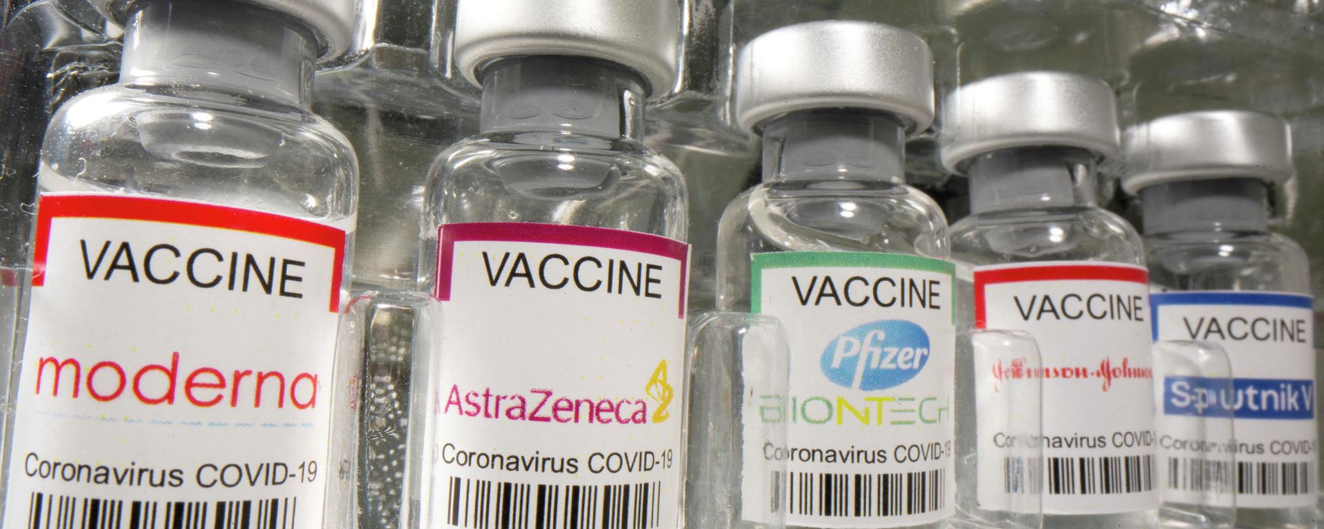 Vials labelled Moderna, AstraZeneca, Pfizer - Biontech, Johnson&Johnson, Sputnik V coronavirus disease (COVID-19) vaccine Vials labelled Moderna, AstraZeneca, Pfizer - Biontech, Johnson&Johnson, Sputnik V coronavirus disease (COVID-19) vaccine - Sputnik International, 1920, 31.12.2021