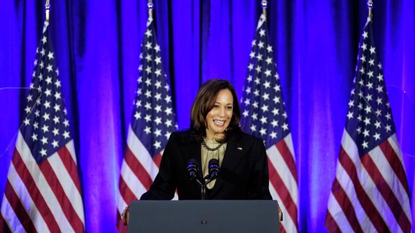 Vice President Kamala Harris speaks before President Joe Biden at a Democratic National Committee holiday party, Tuesday, Dec. 14, 2021, in Washington. - Sputnik International