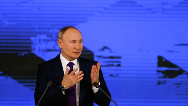 Russian President Vladimir Putin attends his annual end-of-year news conference in Moscow, Russia, December 23, 2021 - Sputnik International
