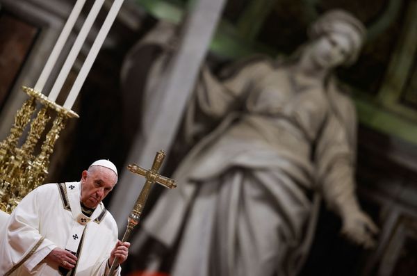 Pope Francis celebrates Christmas Eve Holy Mass in St. Peter's Basilica at the Vatican, 24 December 2021. Pope Francis celebrates Christmas Eve Holy Mass in St. Peter's Basilica at the Vatican, 24 December 2021. - Sputnik International