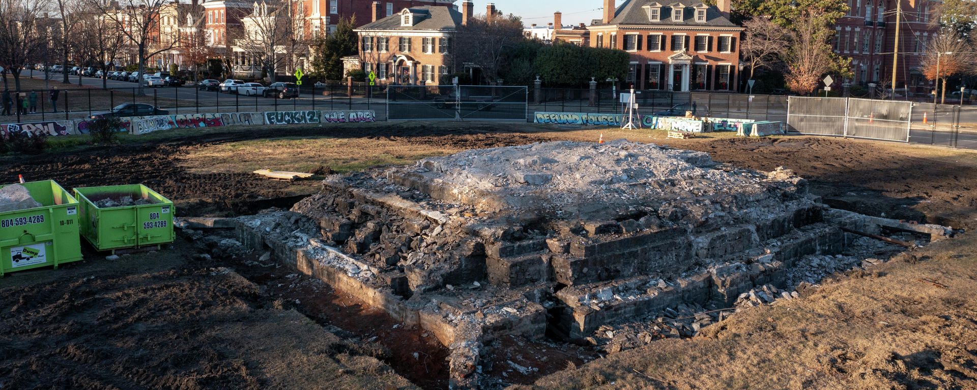 A pile of rubble is all that is left after the removal of the pedestal that once held the statue of Confederate General Robert E. Lee on Monument Ave., Thursday Dec. 23, 2021, in Richmond, Va. A pile of rubble is all that is left after the removal of the pedestal that once held the statue of Confederate General Robert E. Lee on Monument Ave., Thursday Dec. 23, 2021, in Richmond, Va. - Sputnik International, 1920, 28.12.2021
