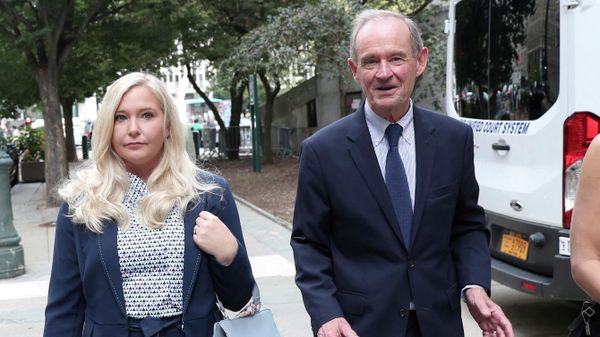 FILE PHOTO: Lawyer David Boies arrives with his client Virginia Giuffre for hearing in the criminal case against Jeffrey Epstein, at Federal Court in New York - Sputnik International