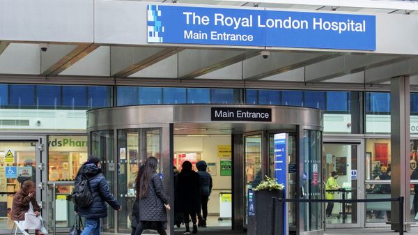 Royal London Hospital amid COVID-19 outbreak, in London - Sputnik International