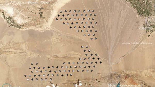 Planet Labs satellite photo showing alleged 'Chinese missile silos' in the Yumen Gansu Windfarm. - Sputnik International