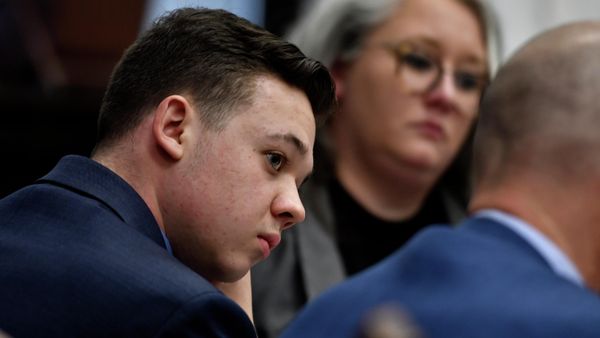 Kyle Rittenhouse, left, listens as his attorney Mark Richards gives his closing argument during Rittenhouse's trial at the Kenosha County Courthouse in Kenosha, Wis., on Monday, Nov. 15, 2021. - Sputnik International