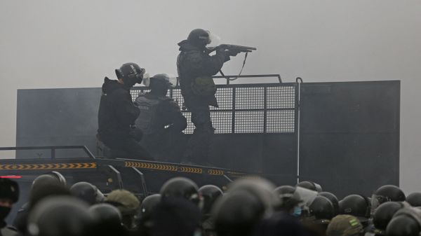 Во время акции протеста, вызванной повышением цен на топливо в Алматы - Sputnik International