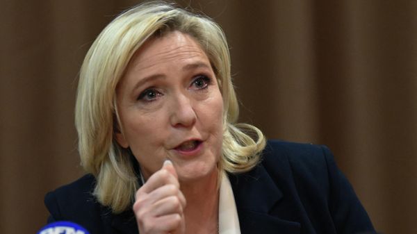 The French far-right mayor of Beziers Robert Menard speaks during a  joint press conference alongside the far-right party Rassemblement National (RN) party presidential candidate (unseen) during her visit to Beziers in southern France on January 7, 2022 - Sputnik International